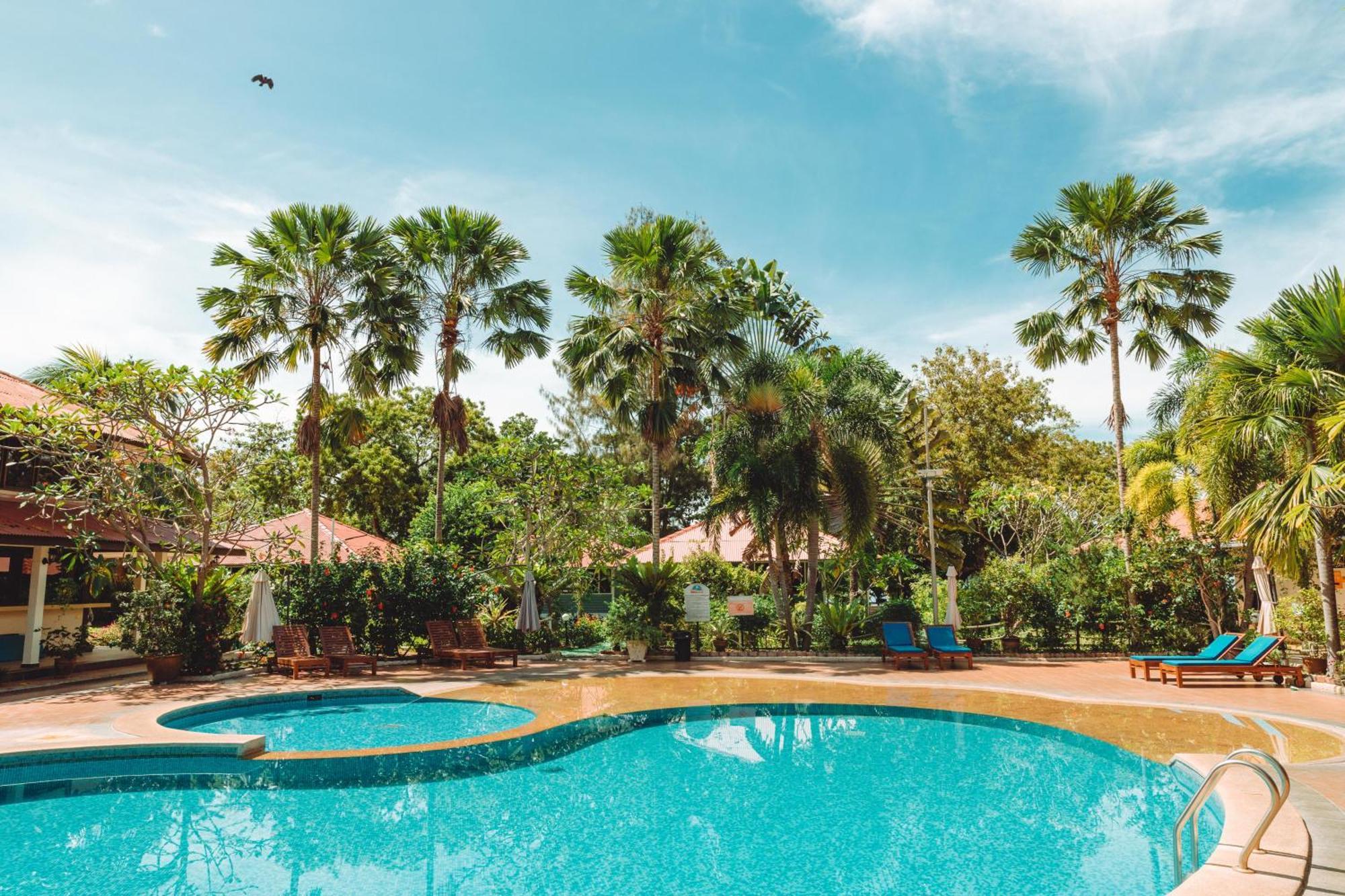 Pangkor Sandy Beach Resort Kampong Pasir Bogak Екстер'єр фото